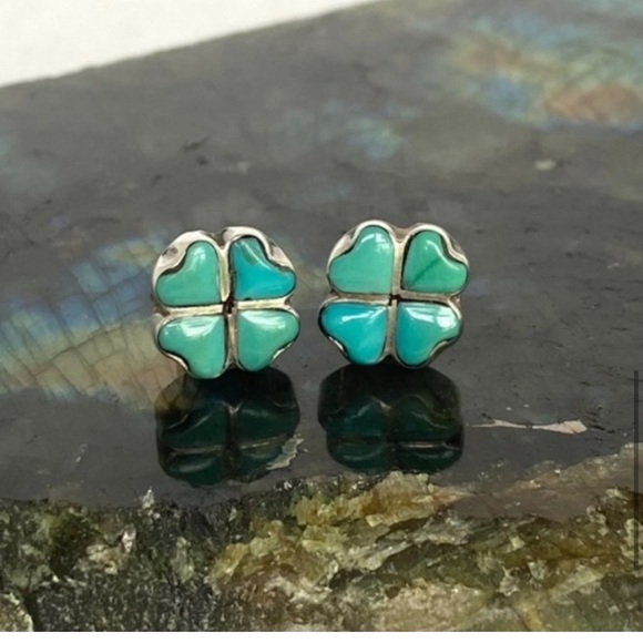 Sterling Silver 925 Dainty Turquoise Inlay Four Leaf Clover Flower Stud Earrings - Picture 10 of 15